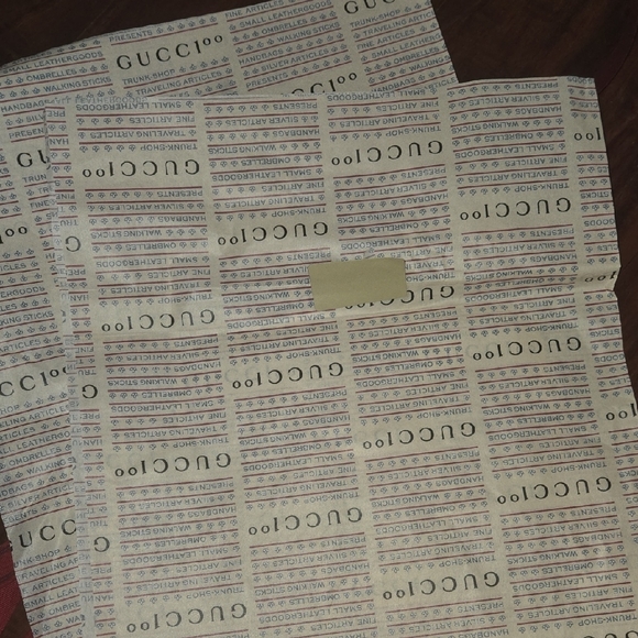 Gucci Beige Tissue Paper with Burgundy Gucci Ribbon - Picture 5 of 6